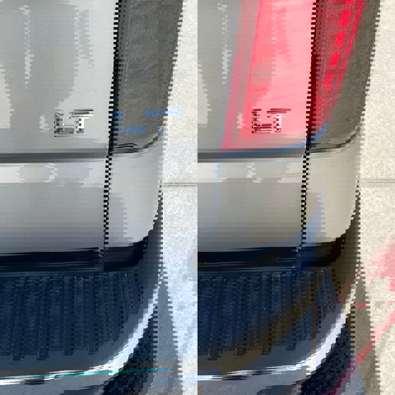 Used 2025 Chevrolet Silverado 1500 LT image 6