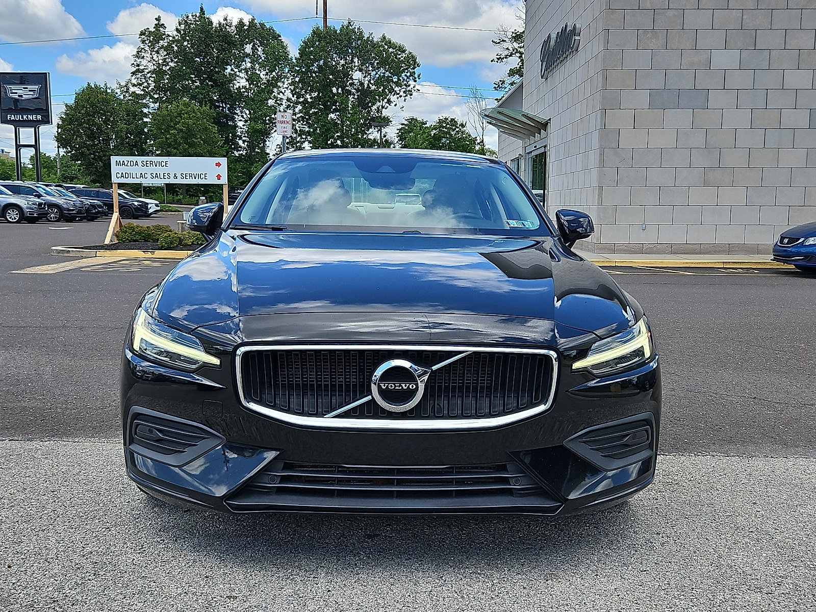 Used 2020 Volvo S60 T6 Momentum AWD/4WD image 2