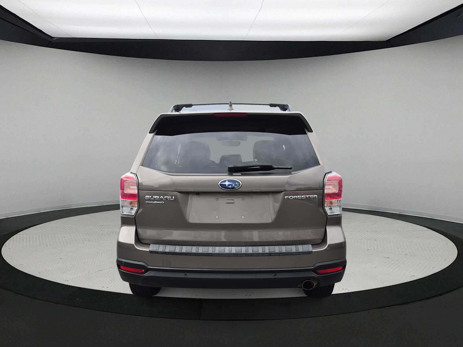 Used 2018 Subaru Forester 2.5i Touring AWD/4WD image 7