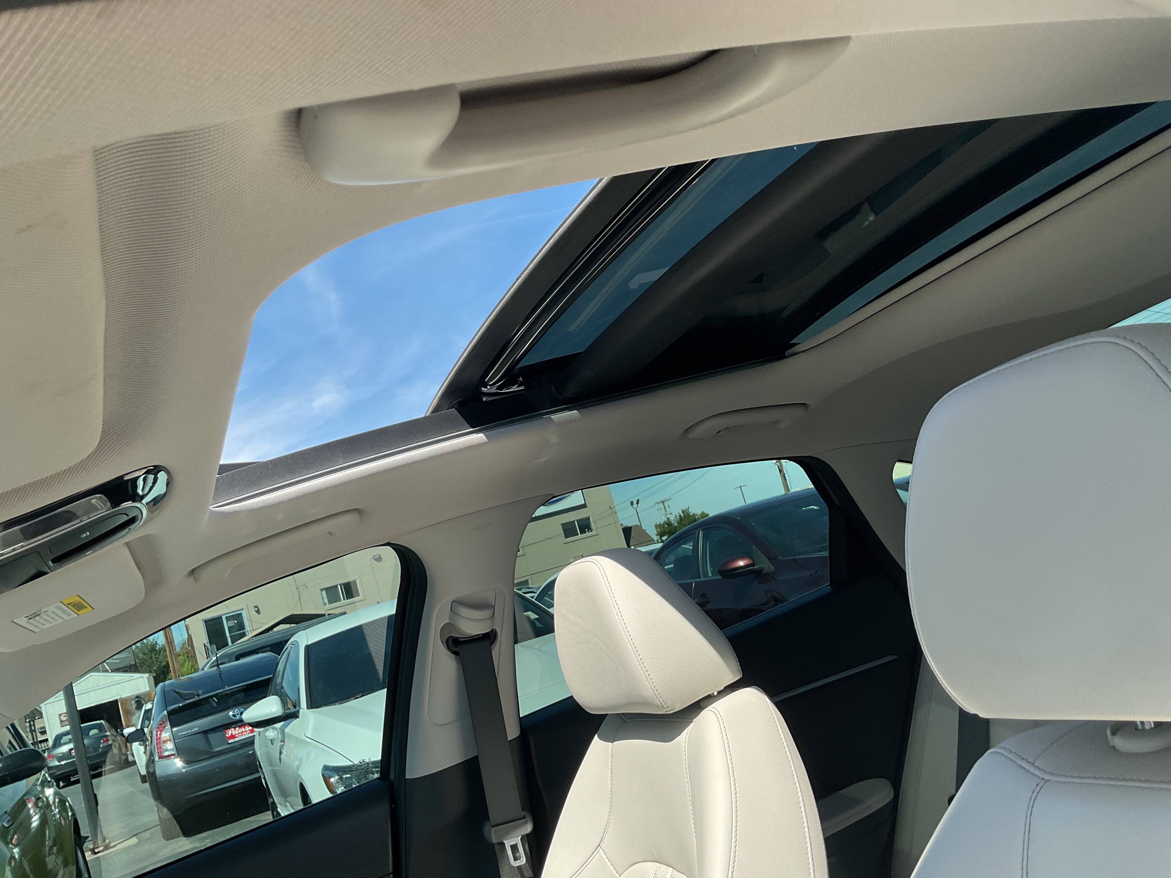 Used 2022 Hyundai Sonata Limited w/ Cargo Package FWD image 15
