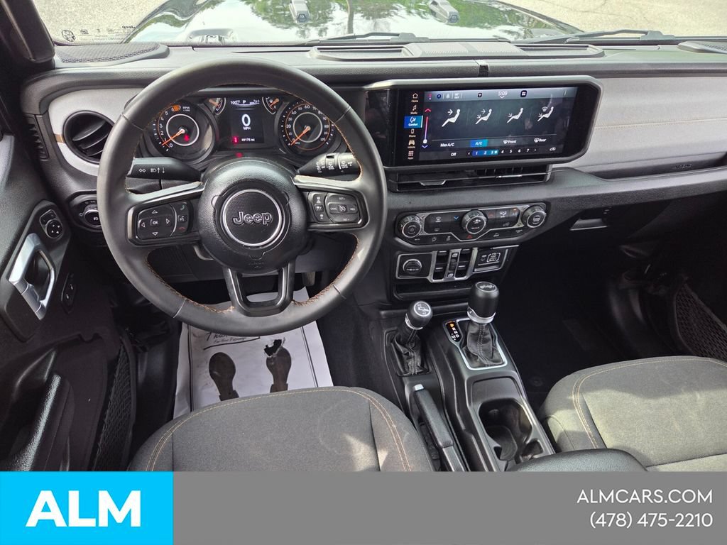 Used 2025 Jeep Wrangler Unlimited Sport AWD/4WD image 10
