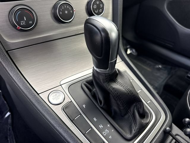 Used 2017 Volkswagen Golf Wolfsburg Edition FWD image 20