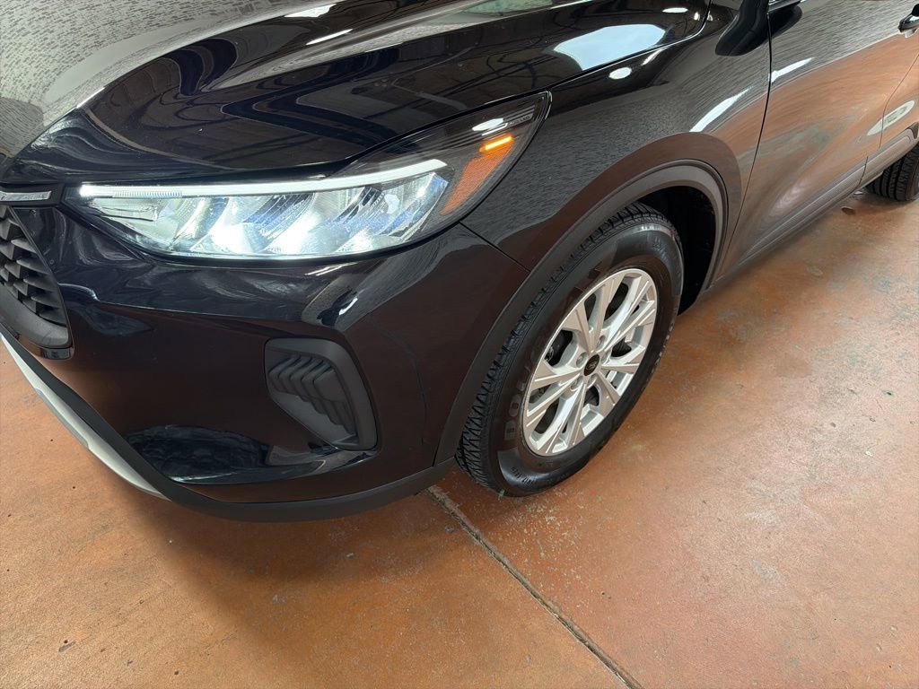 Used 2023 Ford Escape Active image 9