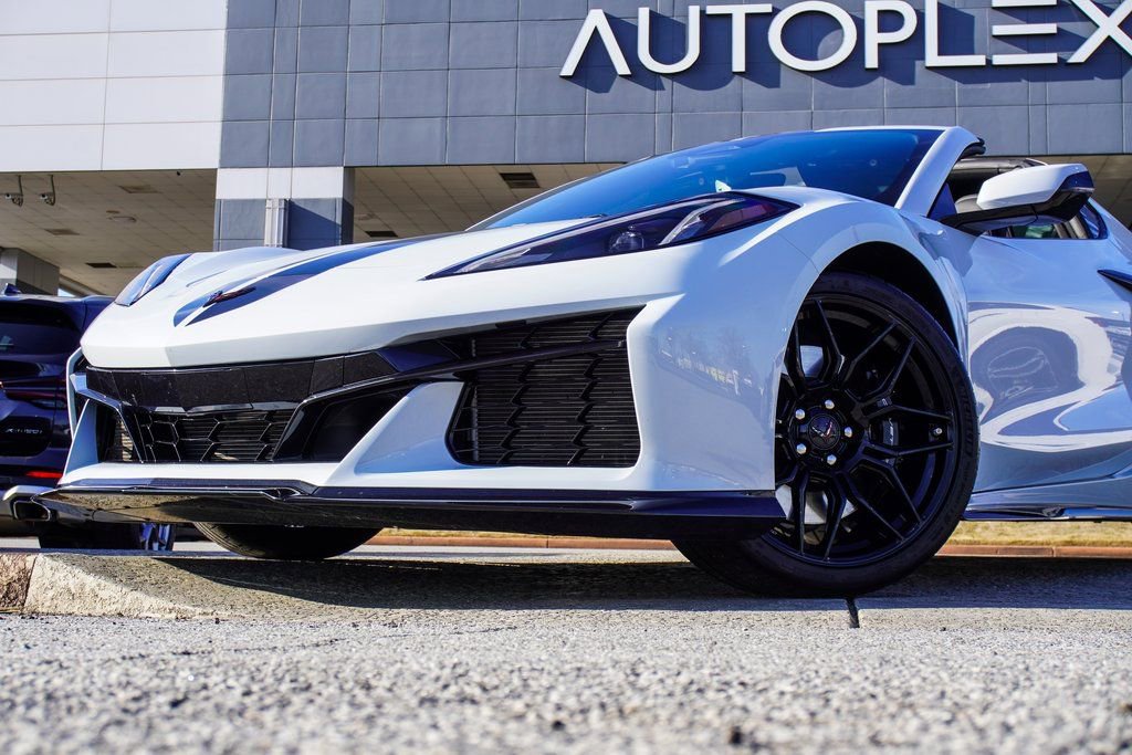 Used 2024 Chevrolet Corvette Z06 image 2