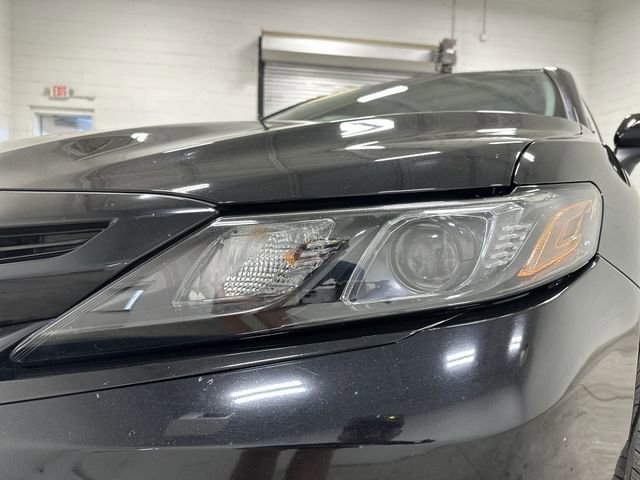 Used 2023 Toyota Camry SE FWD image 11