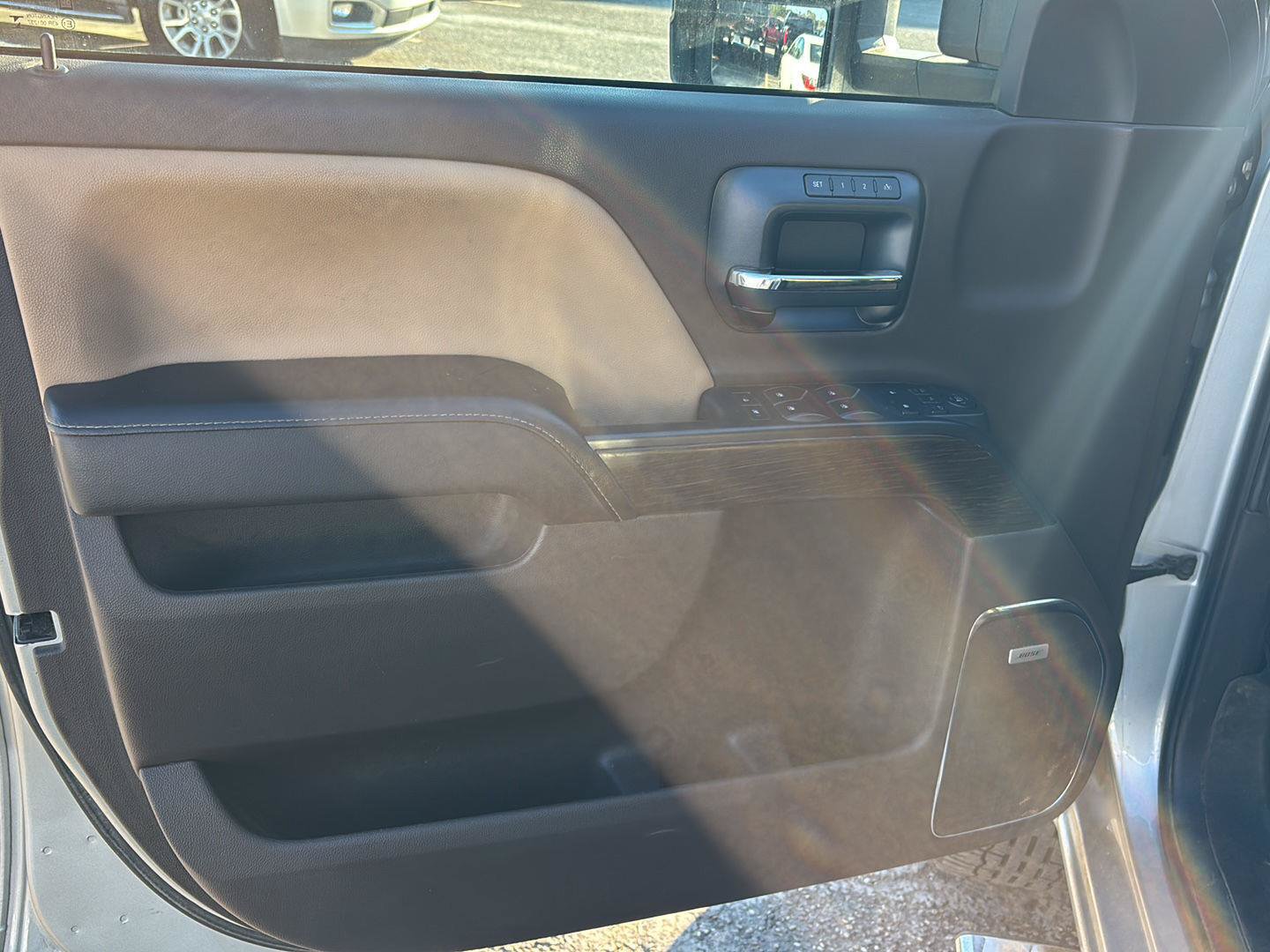 Used 2018 GMC Sierra 2500 Denali w/ Duramax Plus Package AWD/4WD image 14