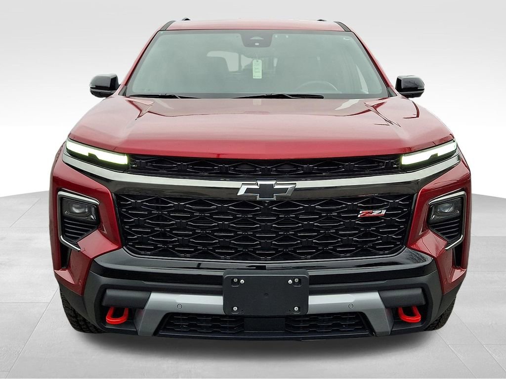 Used 2024 Chevrolet Traverse Z71 w/ Enhanced Driving Package image 2