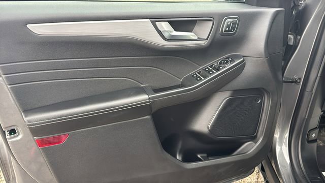Certified 2023 Ford Escape Platinum image 9