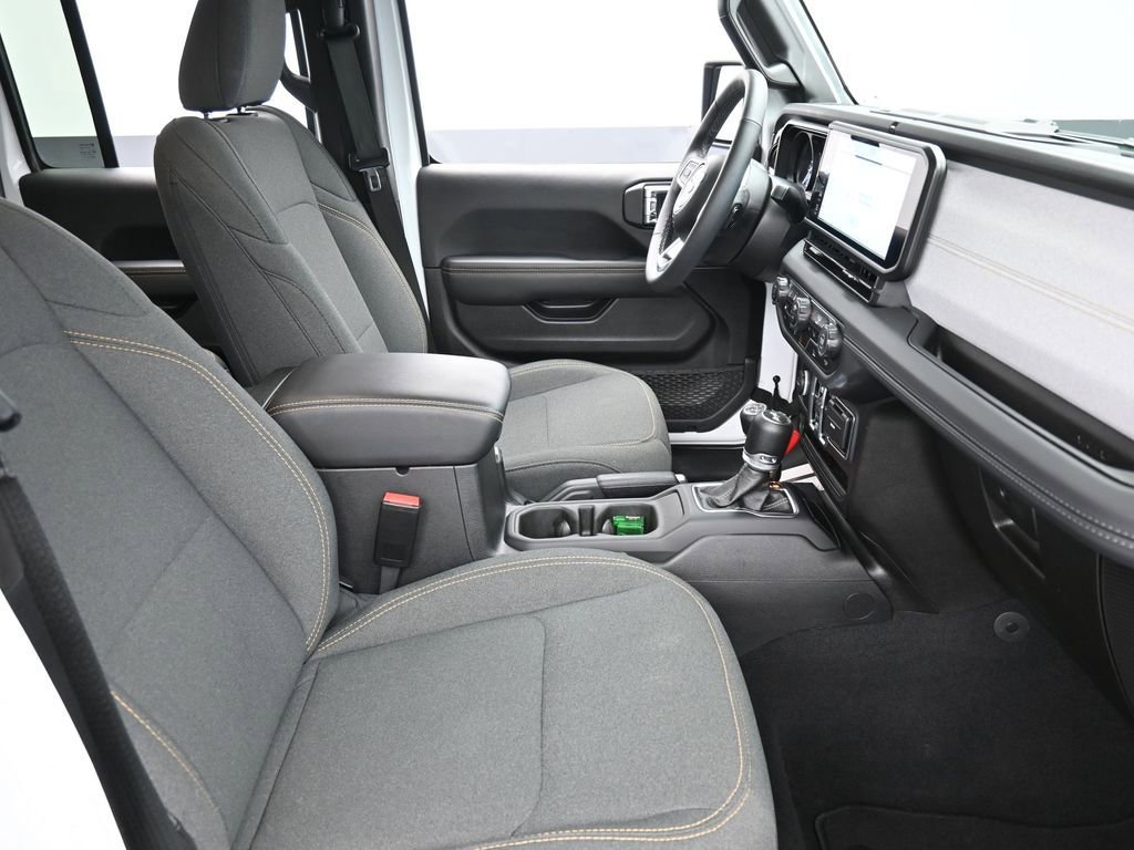Used 2025 Jeep Wrangler Unlimited Sahara image 18