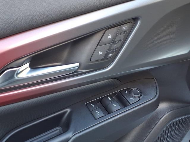 Used 2025 Chevrolet Equinox EV RS w/ Active Safety Package 3 image 11