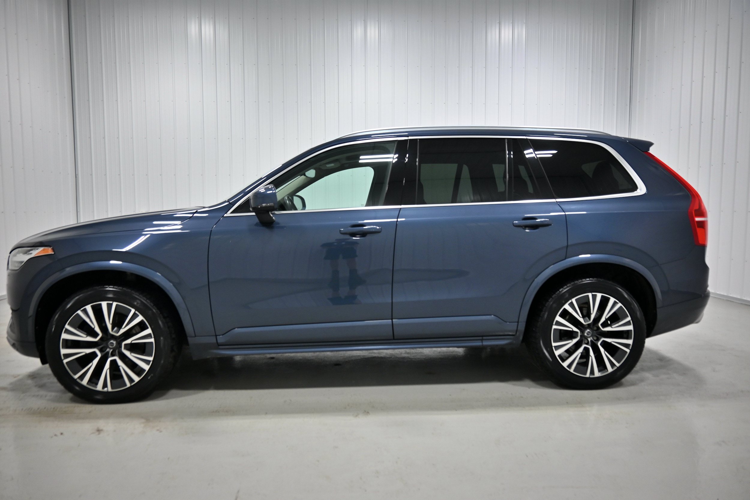 Used 2021 Volvo XC90 T5 Momentum w/ Climate Package AWD/4WD image 24