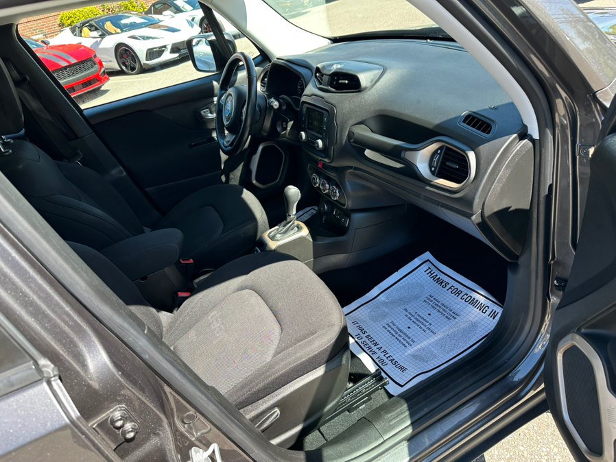 Used 2017 Jeep Renegade Latitude AWD/4WD image 13