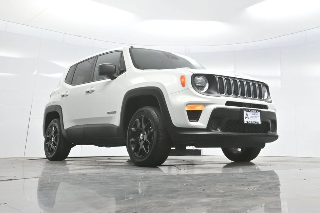 Used 2023 Jeep Renegade Latitude AWD/4WD image 57