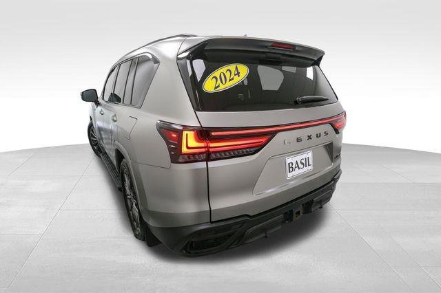 Used 2024 Lexus LX 600 F Sport image 9