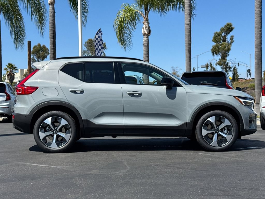 New 2026 Volvo XC40 B5 Plus w/ Protection Package Premier AWD/4WD image 6