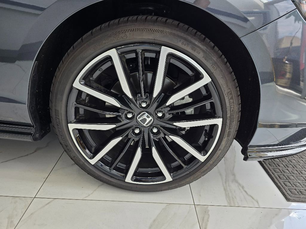 Used 2025 Honda Accord Touring image 24