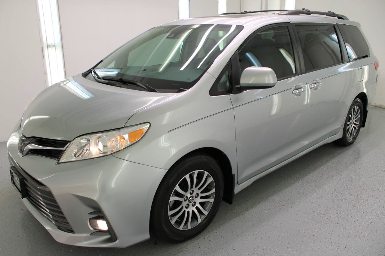 Used 2020 Toyota Sienna XLE Premium FWD image 5