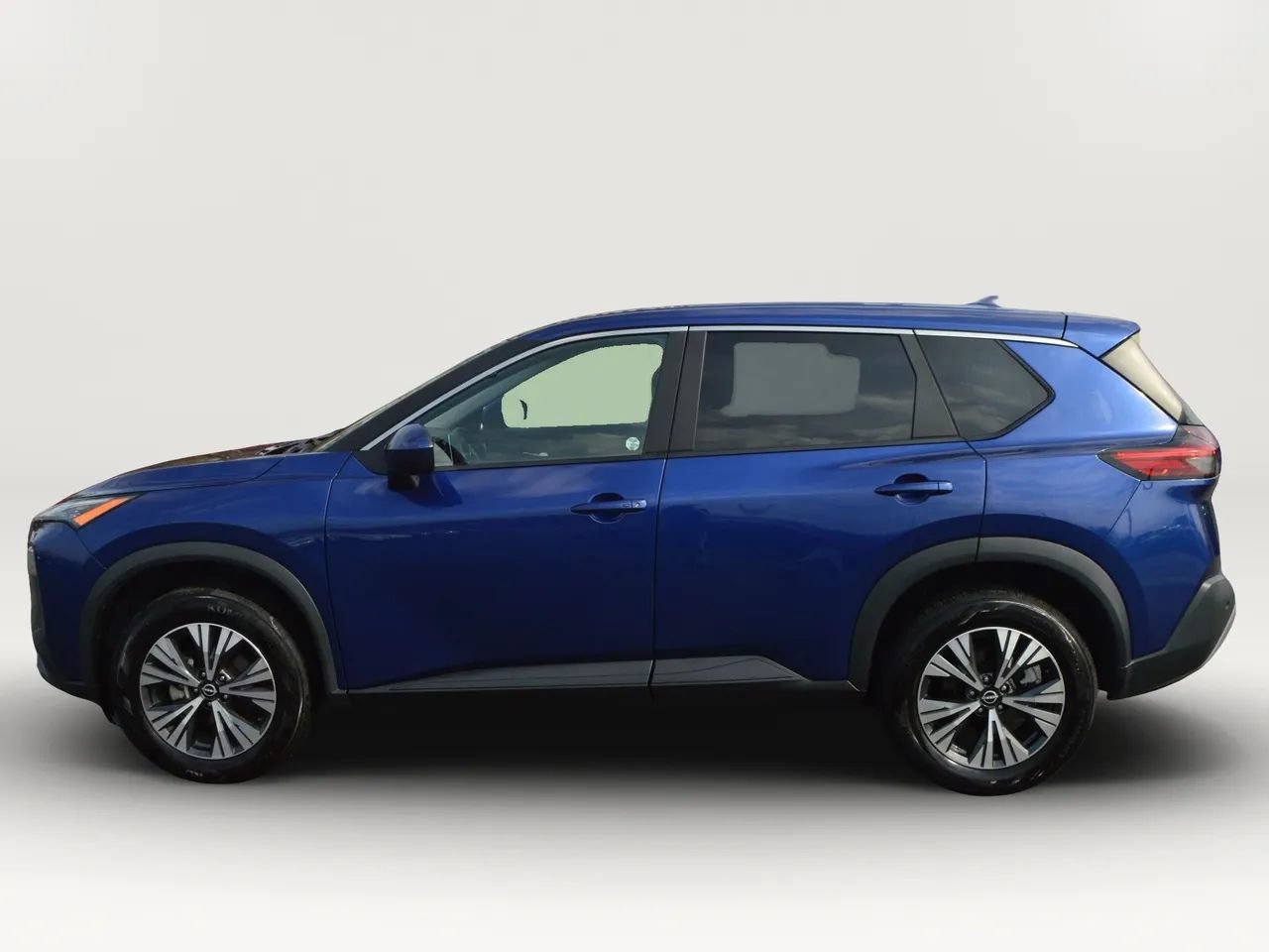 Used 2023 Nissan Rogue SV FWD image 5