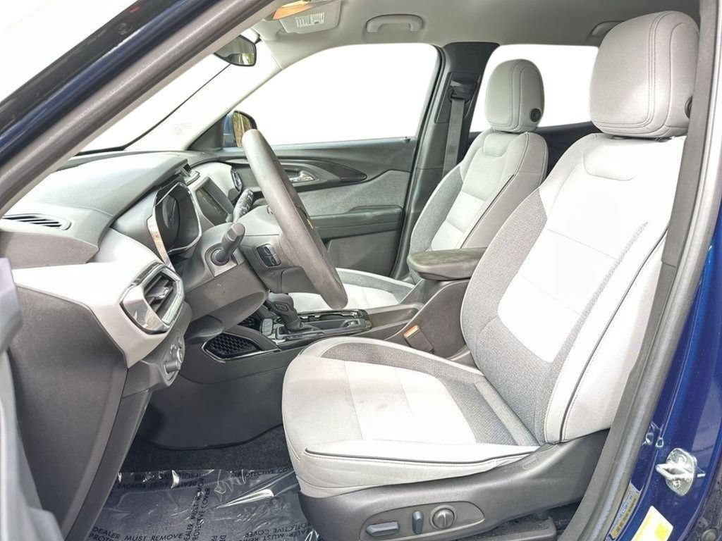 Used 2023 Chevrolet TrailBlazer LT FWD image 11