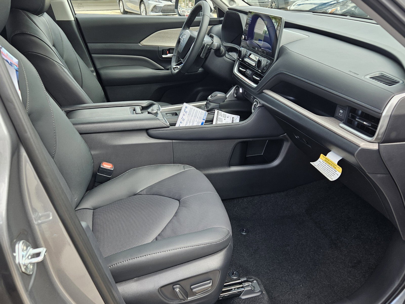 New 2026 Toyota Grand Highlander Platinum image 13