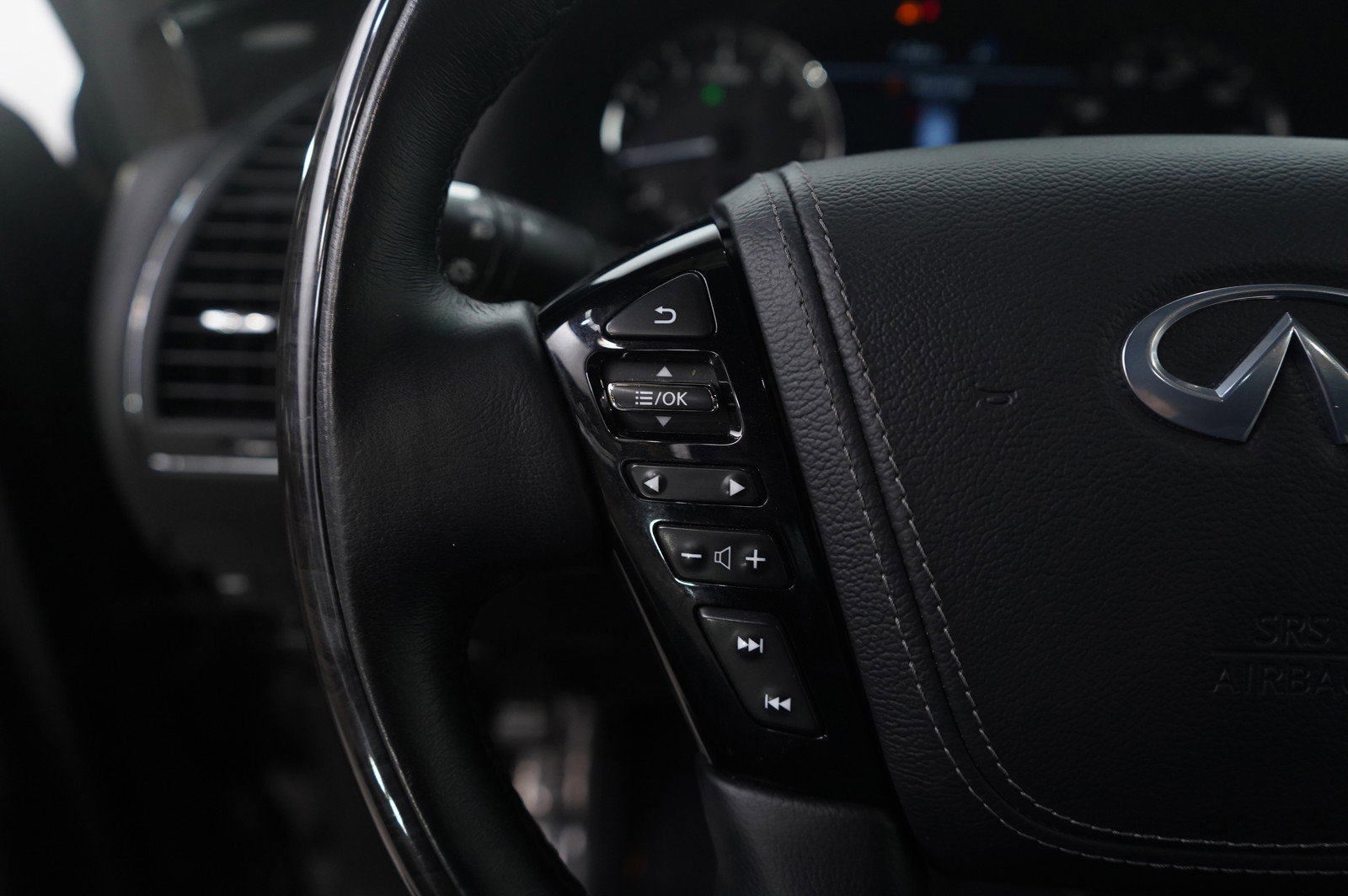 Used 2024 INFINITI QX80 Premium Select image 19