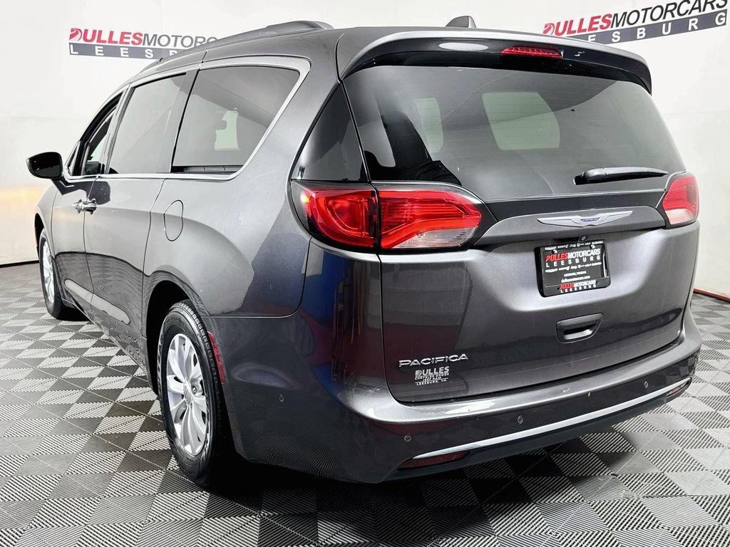 Used 2019 Chrysler Pacifica Touring Plus w/ Advanced Safetytec Group FWD image 5