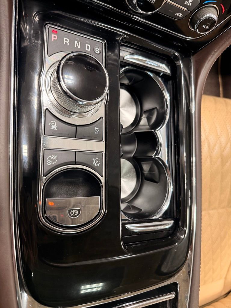 Used 2017 Jaguar XJ L Portfolio image 30