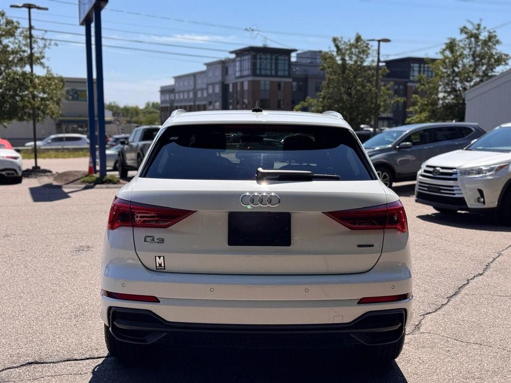 Used 2021 Audi Q3 2.0T Premium w/ Convenience Package AWD/4WD image 5