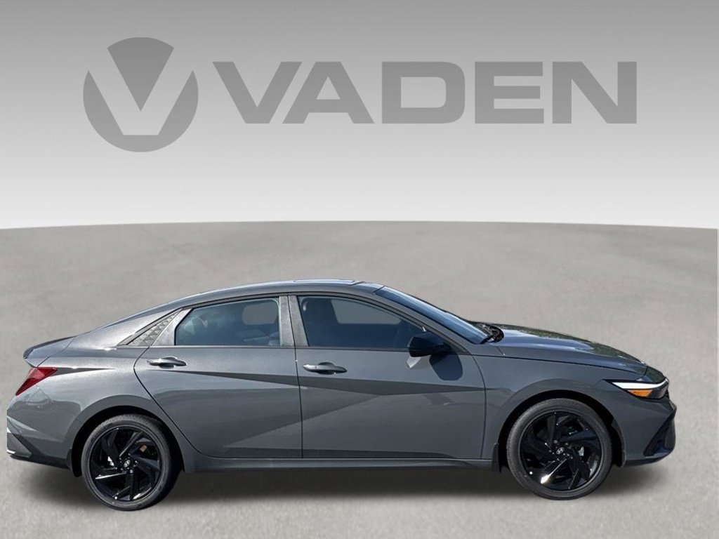 New 2026 Hyundai Elantra SEL Sport FWD image 7