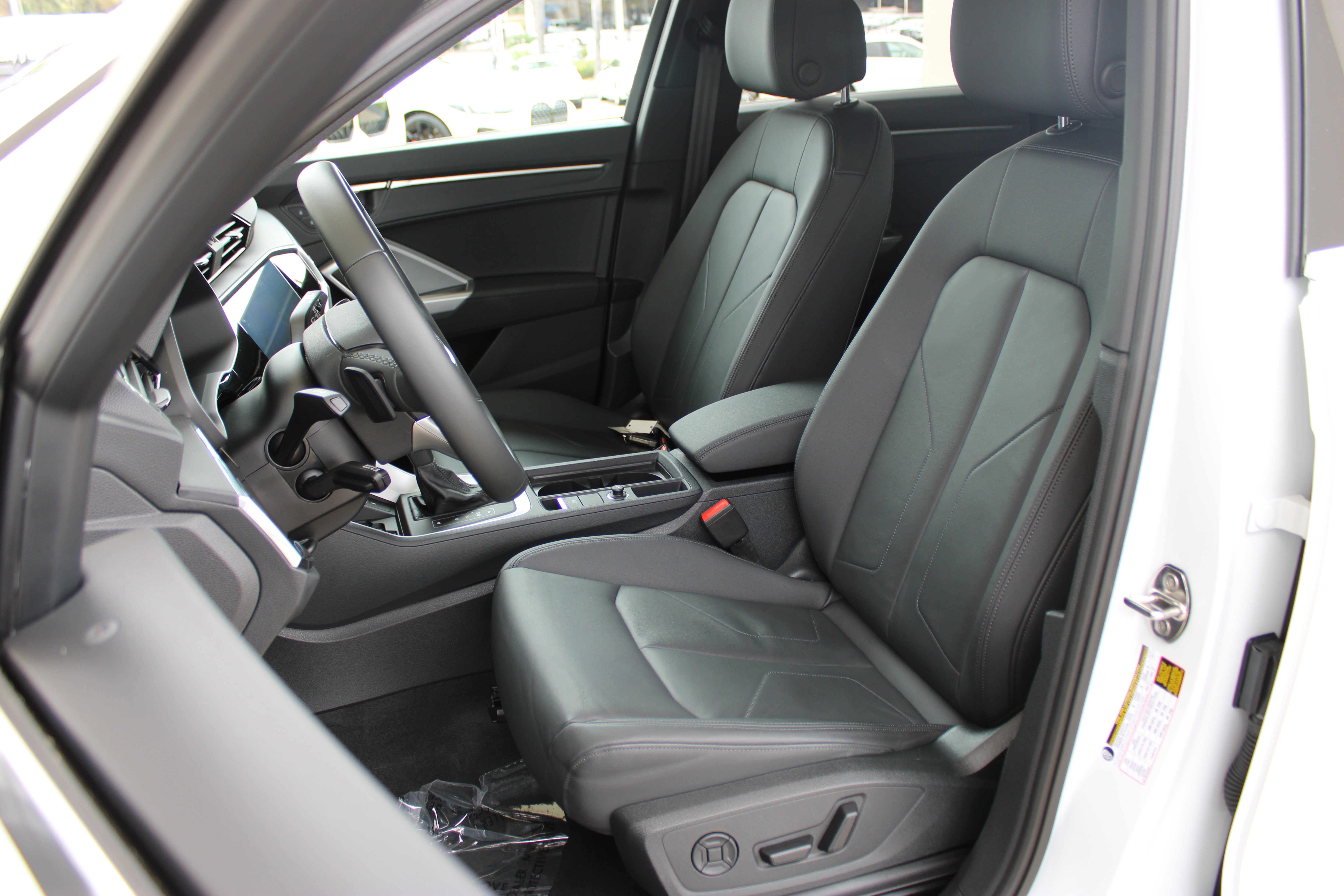 Certified 2025 Audi Q3 2.0T Premium w/ Convenience Package AWD/4WD image 14