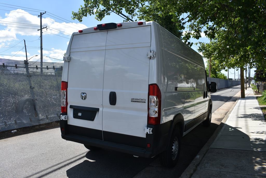 Used 2026 RAM ProMaster 2500 w/ Convenience Group FWD image 5
