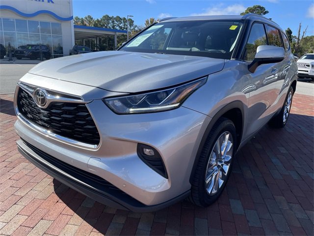 Used 2023 Toyota Highlander Limited