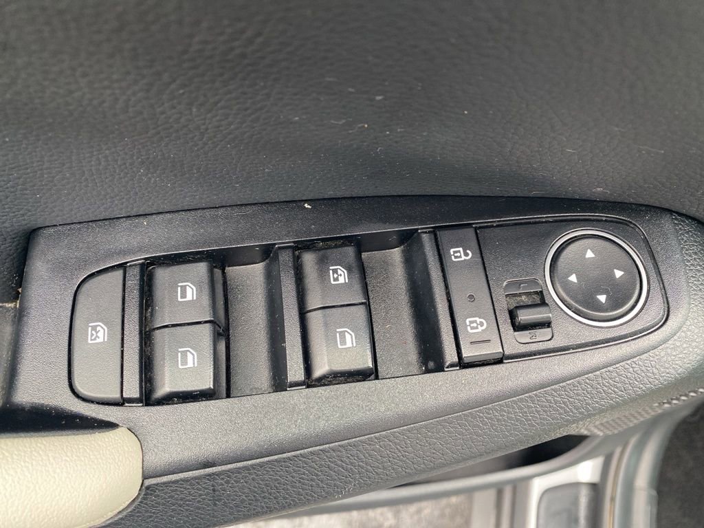 Used 2023 Kia Seltos EX image 11