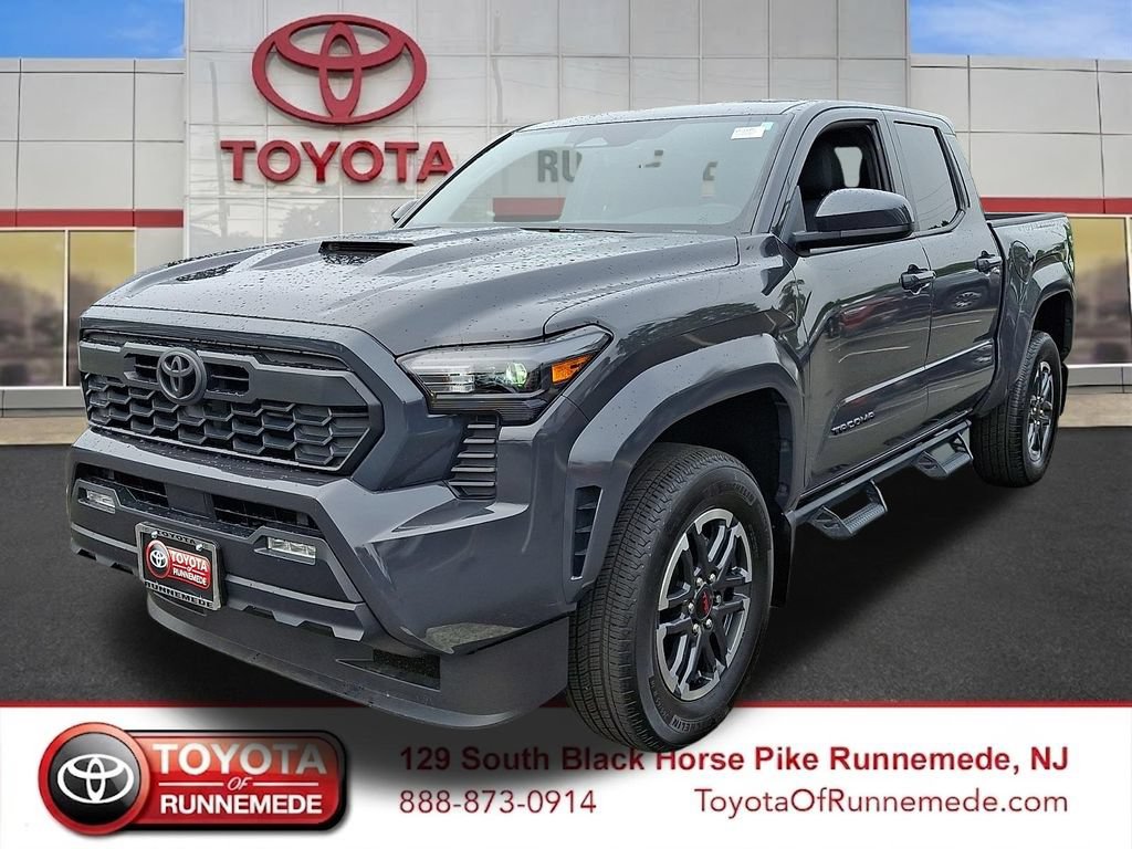 Certified 2025 Toyota Tacoma TRD Sport AWD/4WD image 3