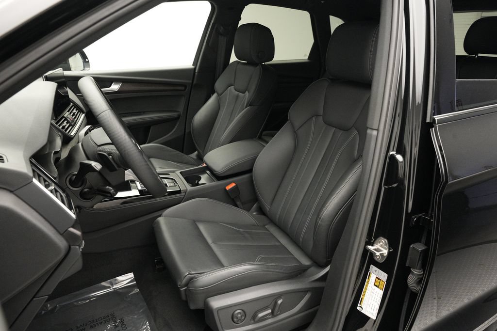 Used 2024 Audi Q5 e Premium Plus w/ Premium Plus Package AWD/4WD image 6