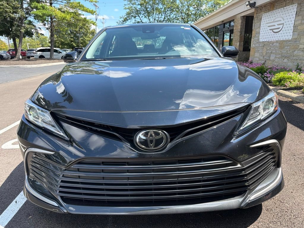 Used 2021 Toyota Camry LE w/ Convenience Package FWD image 3
