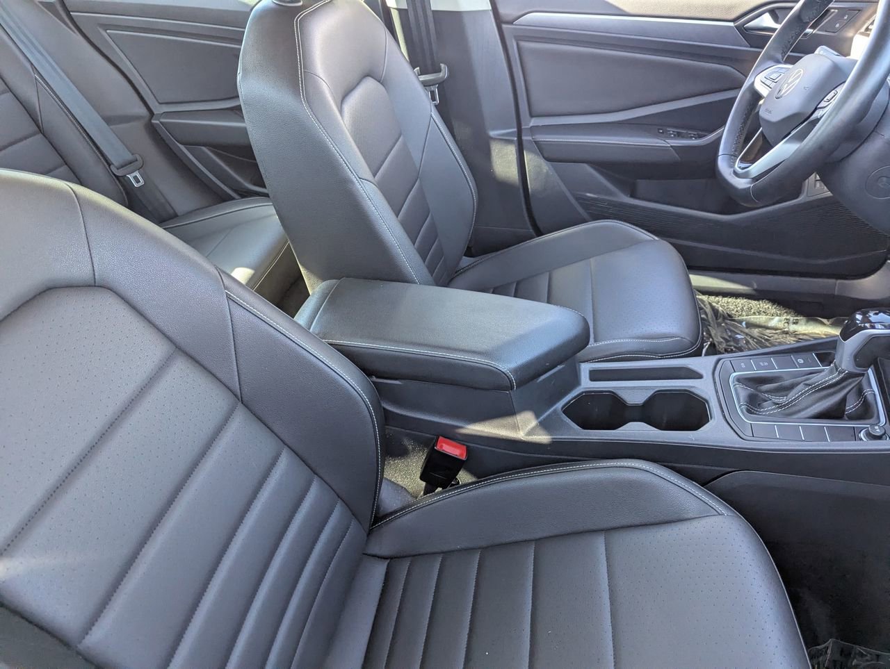 Used 2024 Volkswagen Jetta SE image 11