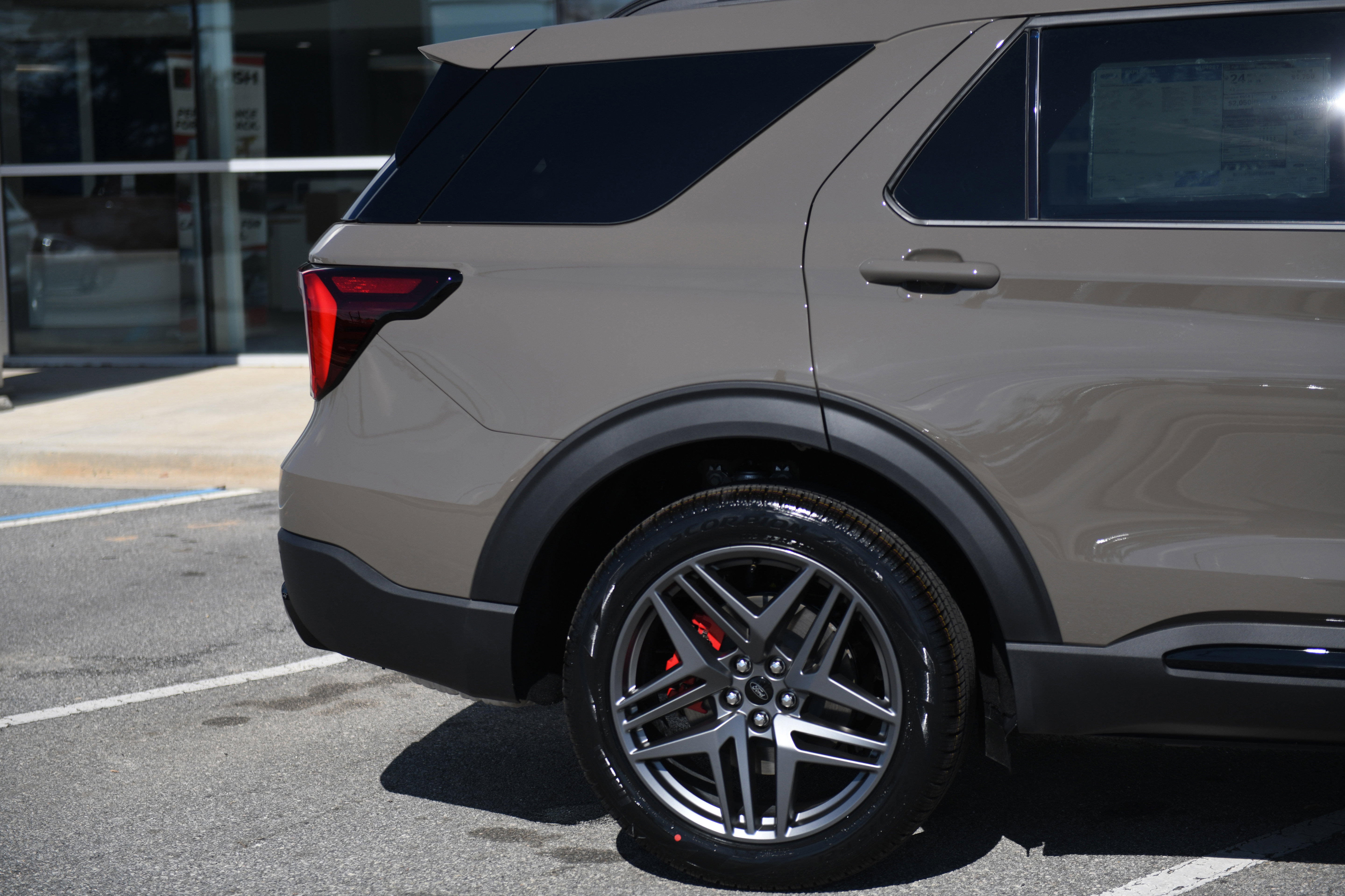 New 2026 Ford Explorer ST-Line w/ ST-Line Street Pack image 3