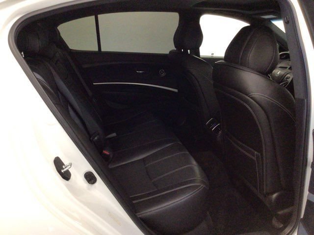 Used 2018 Acura RLX w/ Technology Package FWD image 13