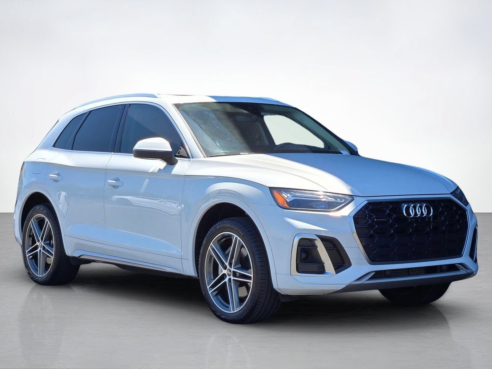 Used 2023 Audi Q5 e Premium Plus w/ Premium Plus Package AWD/4WD image 9