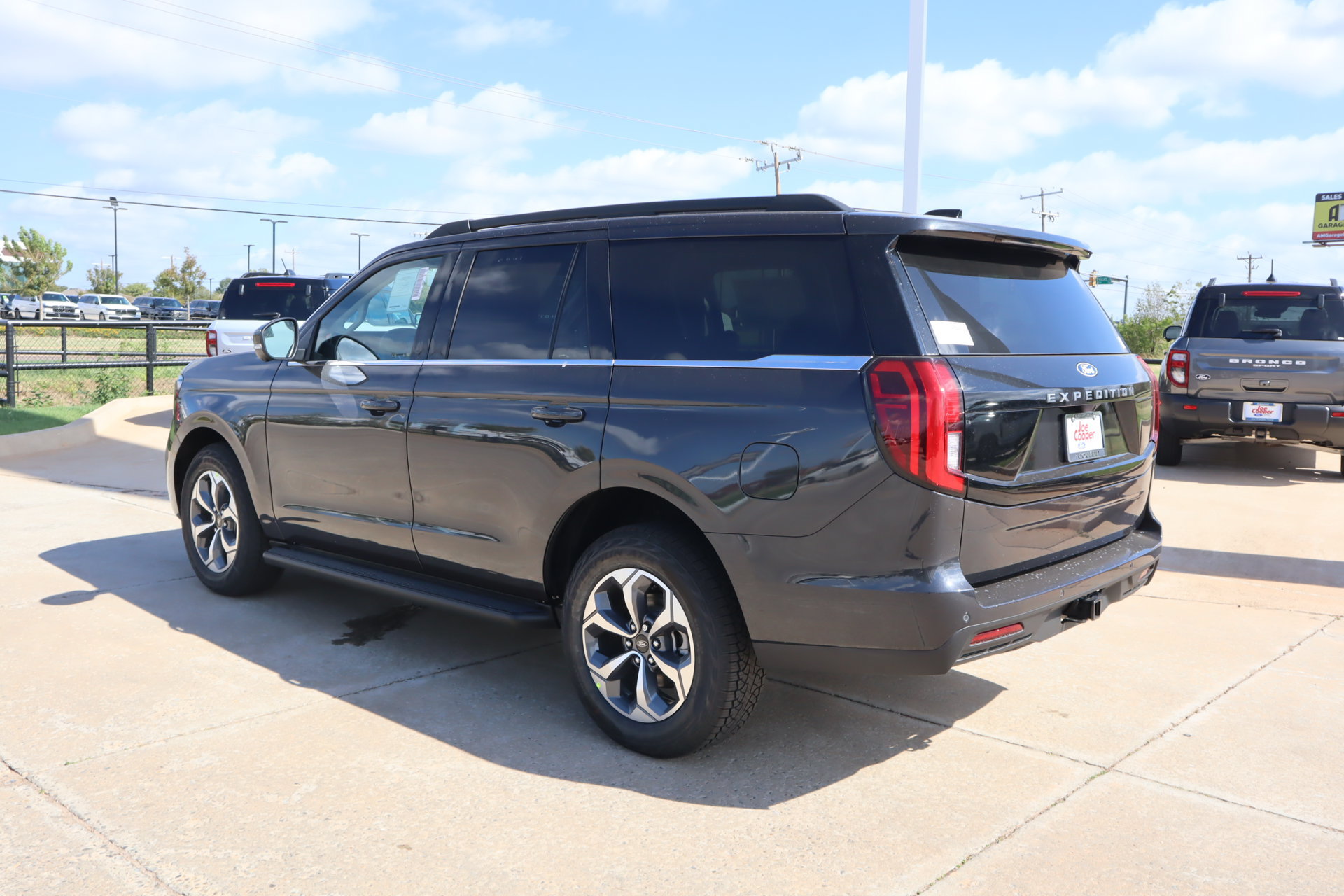 New 2027 Ford Expedition Active AWD/4WD image 24