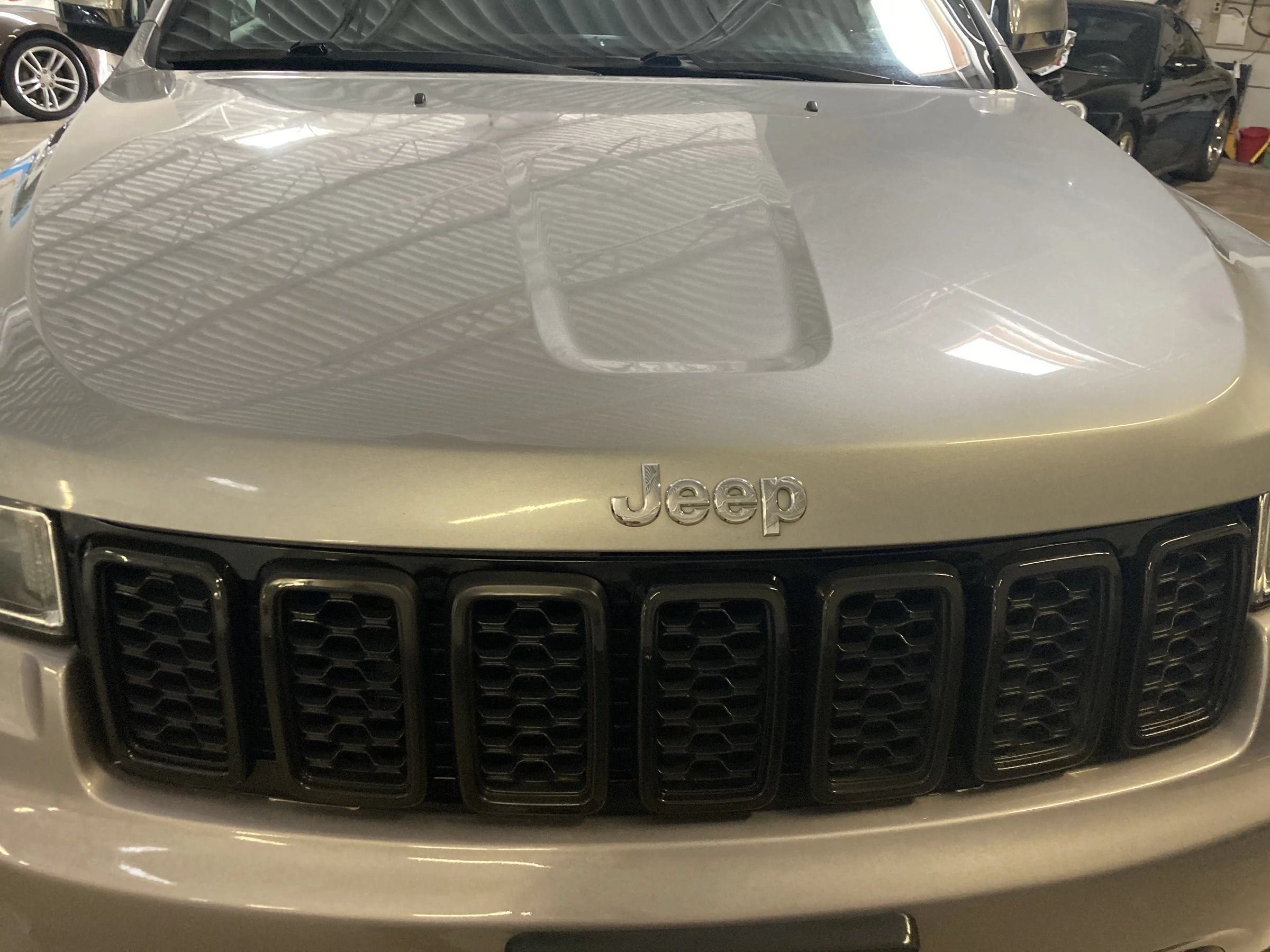 Used 2018 Jeep Grand Cherokee Limited AWD/4WD image 10