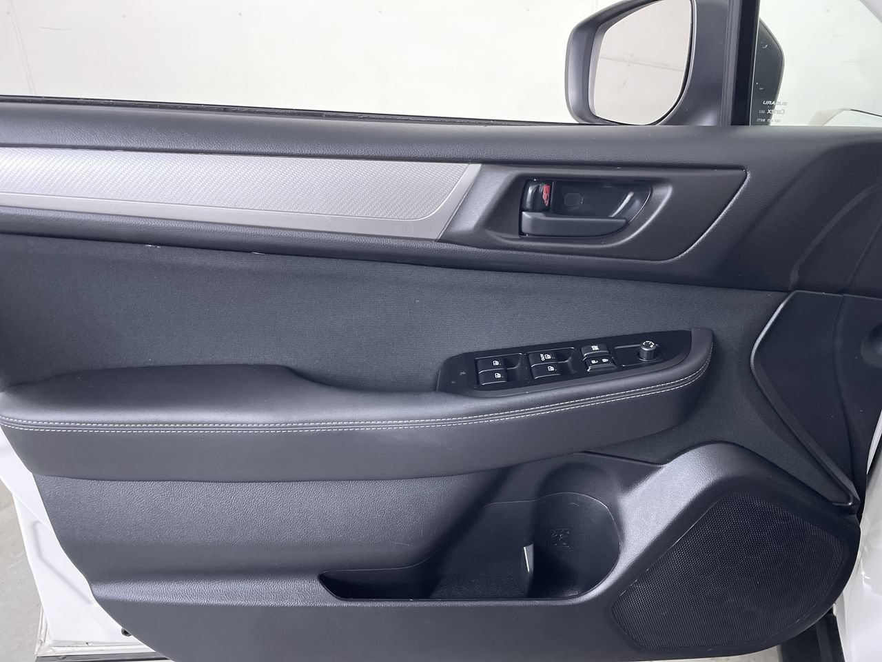 Used 2019 Subaru Outback 2.5i AWD/4WD image 10