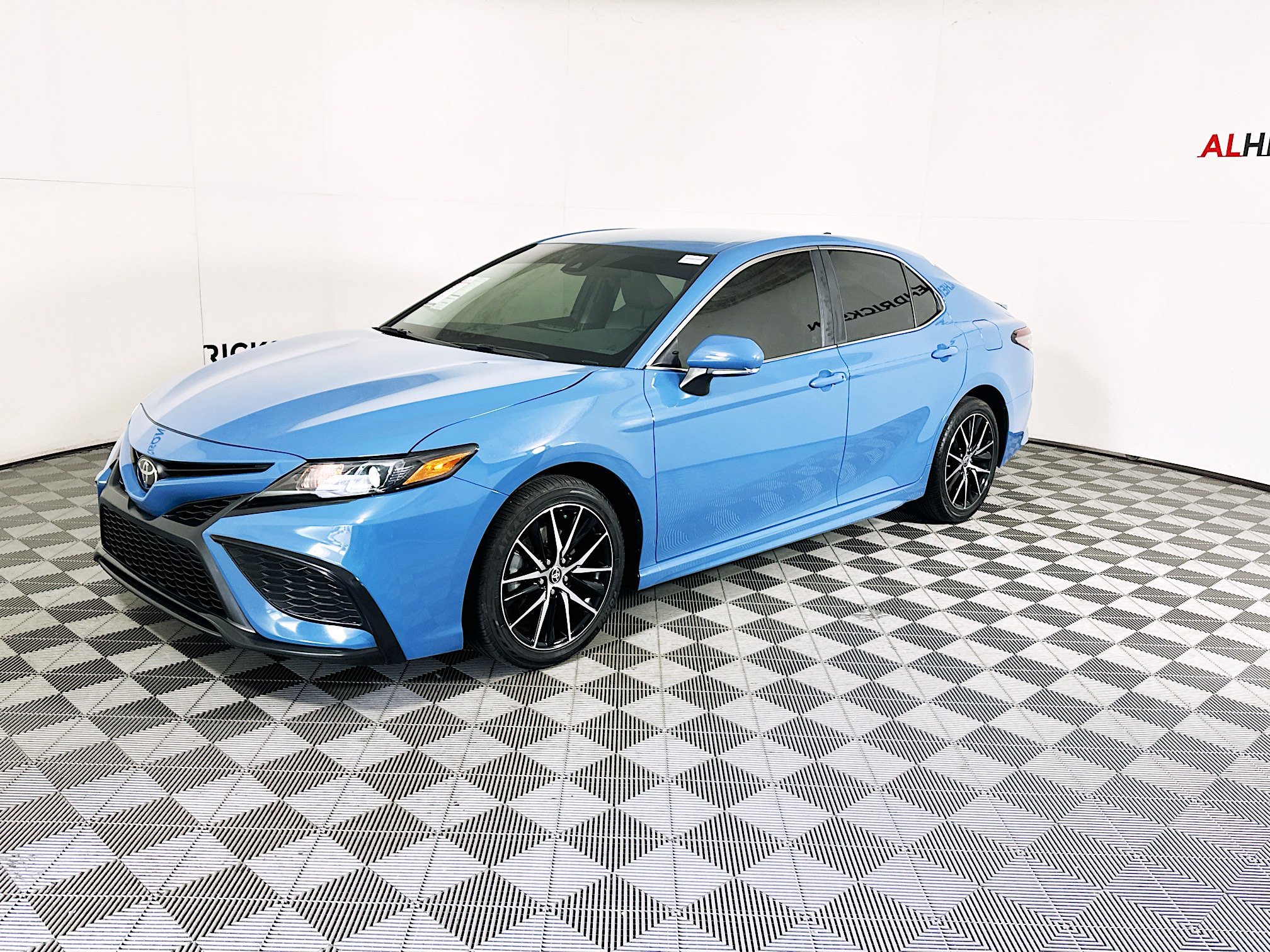 Used 2024 Toyota Camry SE image 7