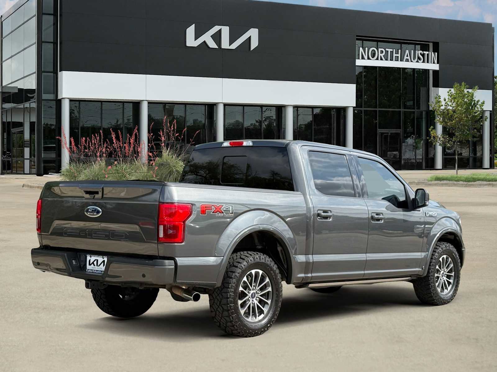 Used 2018 Ford F150 Lariat w/ Equipment Group 502A Luxury image 11