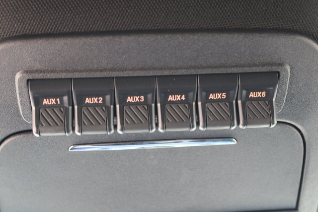 Used 2025 Ford F150 Raptor AWD/4WD image 38