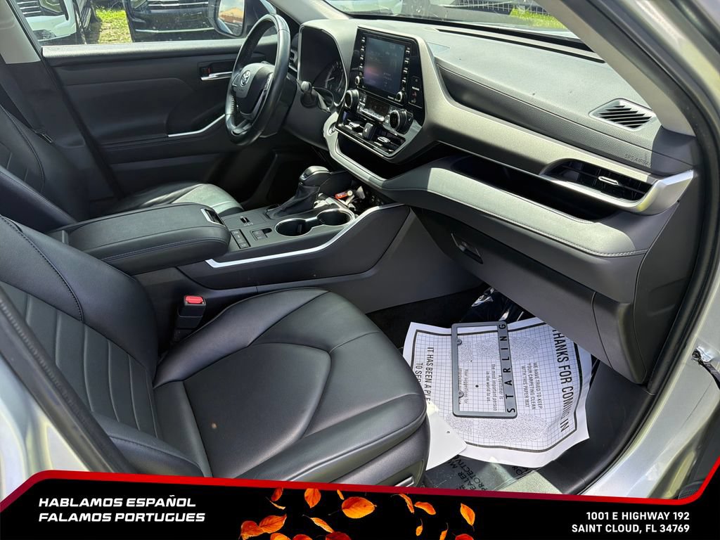Used 2022 Toyota Highlander XLE FWD image 38