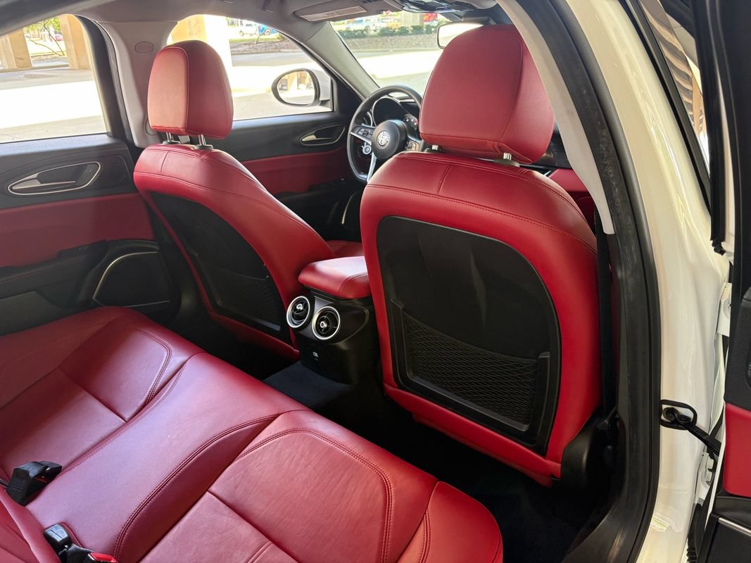 Used 2018 Alfa Romeo Giulia AWD image 29