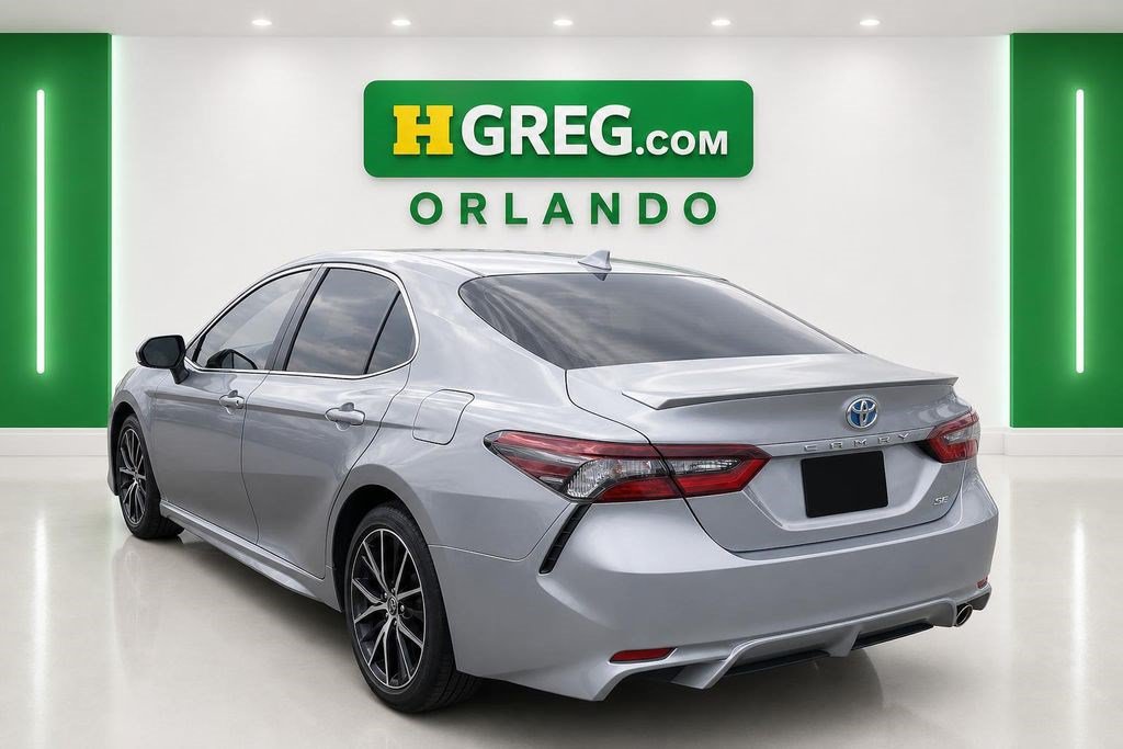 Used 2021 Toyota Camry SE FWD image 2