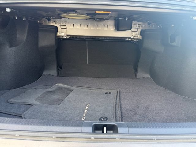 Used 2021 Toyota Camry SE FWD image 5